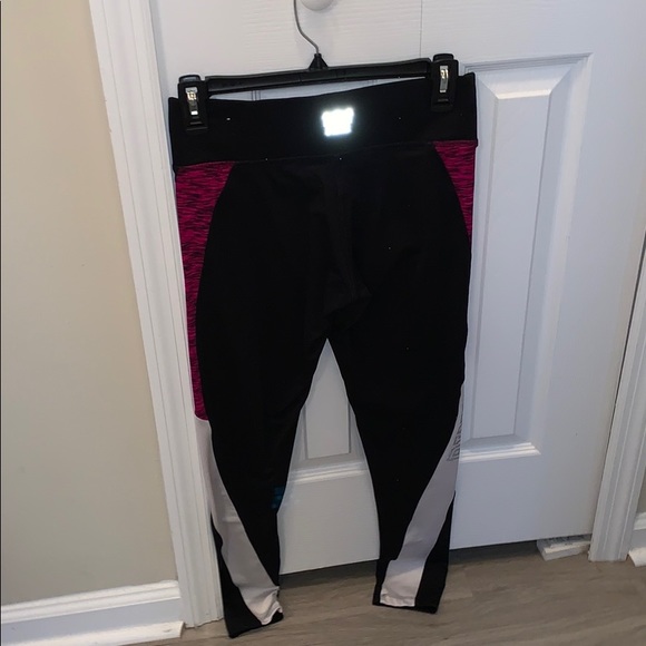 PINK Victoria’s Secret Leggings - Picture 2 of 4